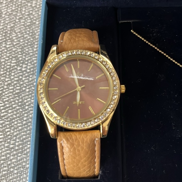 Bella & Rose Watch and Necklace Set - new in box - Picture 2 of 10